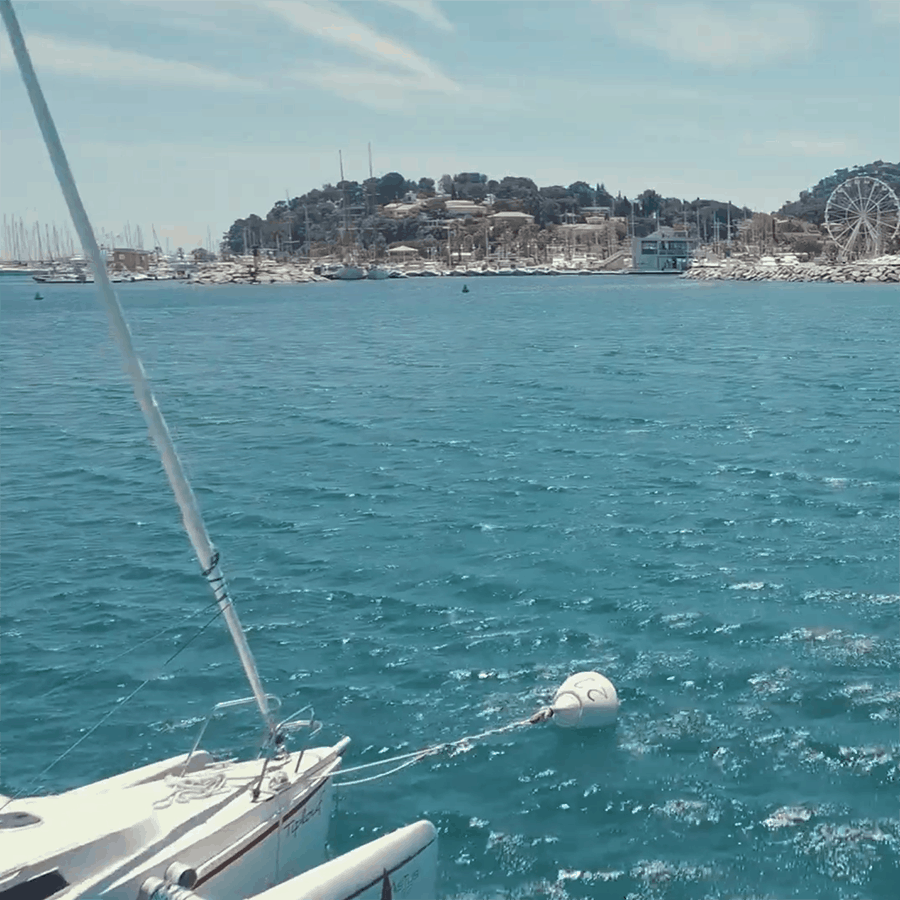 Amarrage à une bouée connectée OceanSpot